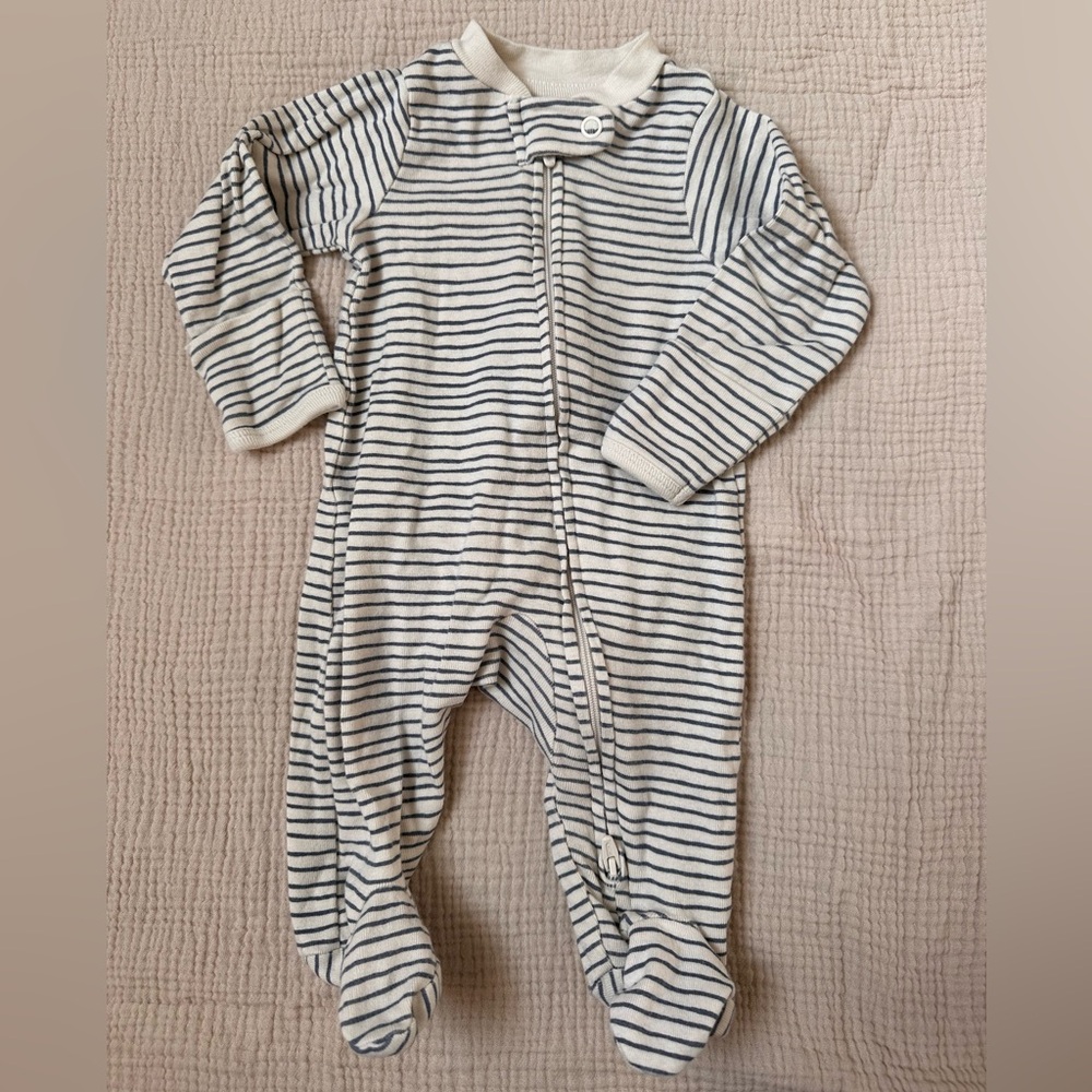 Little Planet organic by Carters newborn footie in EUC